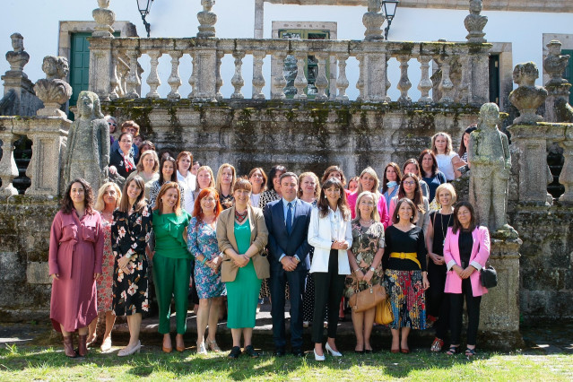 Encuentro de mujeres en el Pazo de Mariñán, clausurado por el presidente de la Diputación de A Coruña, Valentín González Formoso