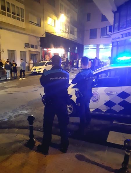 Agentes de la Policía Local de Lugo en un operativo.
