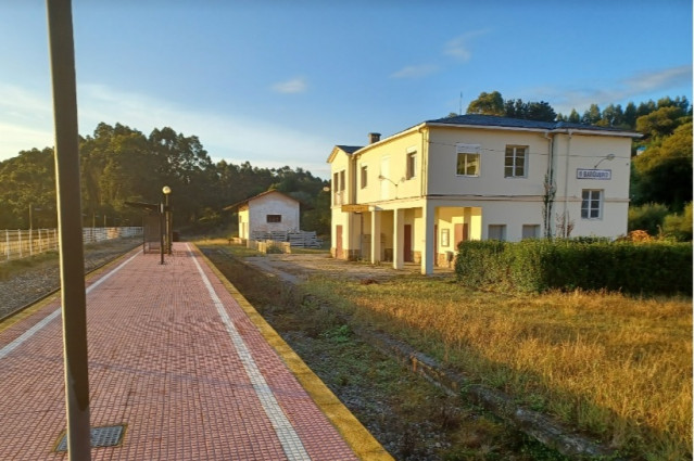 Estación de O Barqueiro, en la línea de ancho métrico Ortigueira-Ribadeo