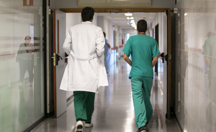 Casi todos los internistas de Galicia advierten de riesgo para la salud por la falta de médicos en el SERGAS