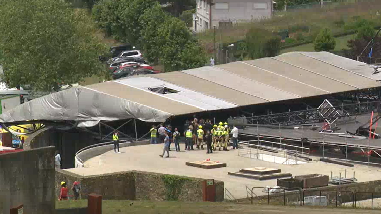 VÍDEOS: Se desploma parte del escenario de 'O Son do Camiño' atrapando a varios trabajadores del festival de Santiago