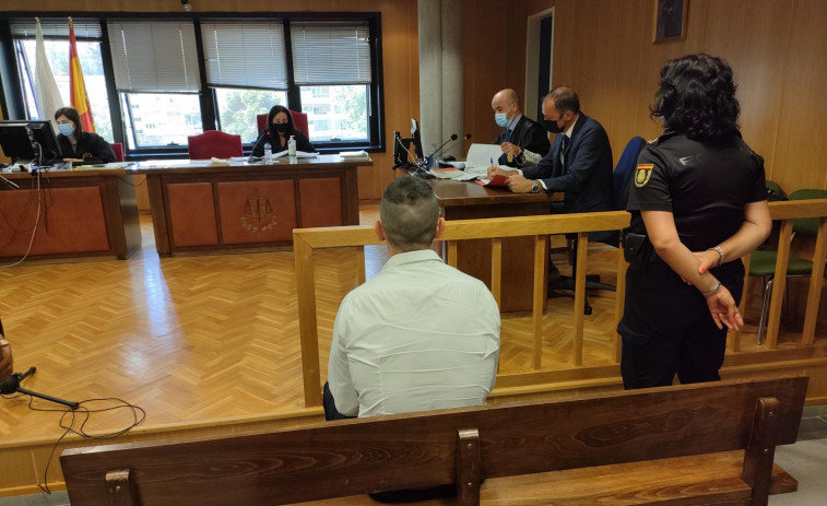 El juicio contra el exboxeador vigués Roberto Domínguez se salda con 6 meses de prisión y año y medio de alejamiento