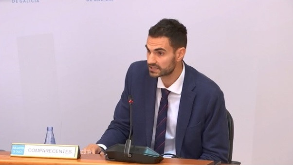 El director xeral de Planificación Enerxética e Recursos Naturais, Pablo Fernández Vila, en el Parlamento