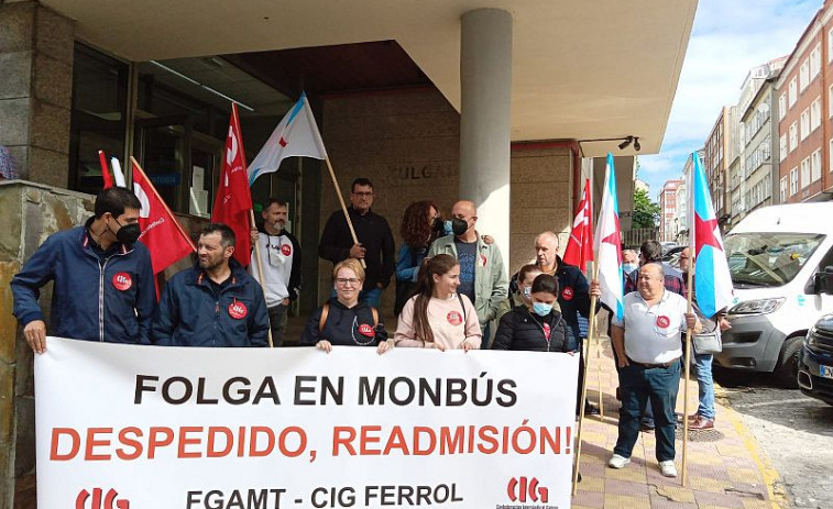 Huelga en Monbus: seguimiento del 100% en Ferrolterra según la CIG y la Xunta alega que hay más líneas que antes