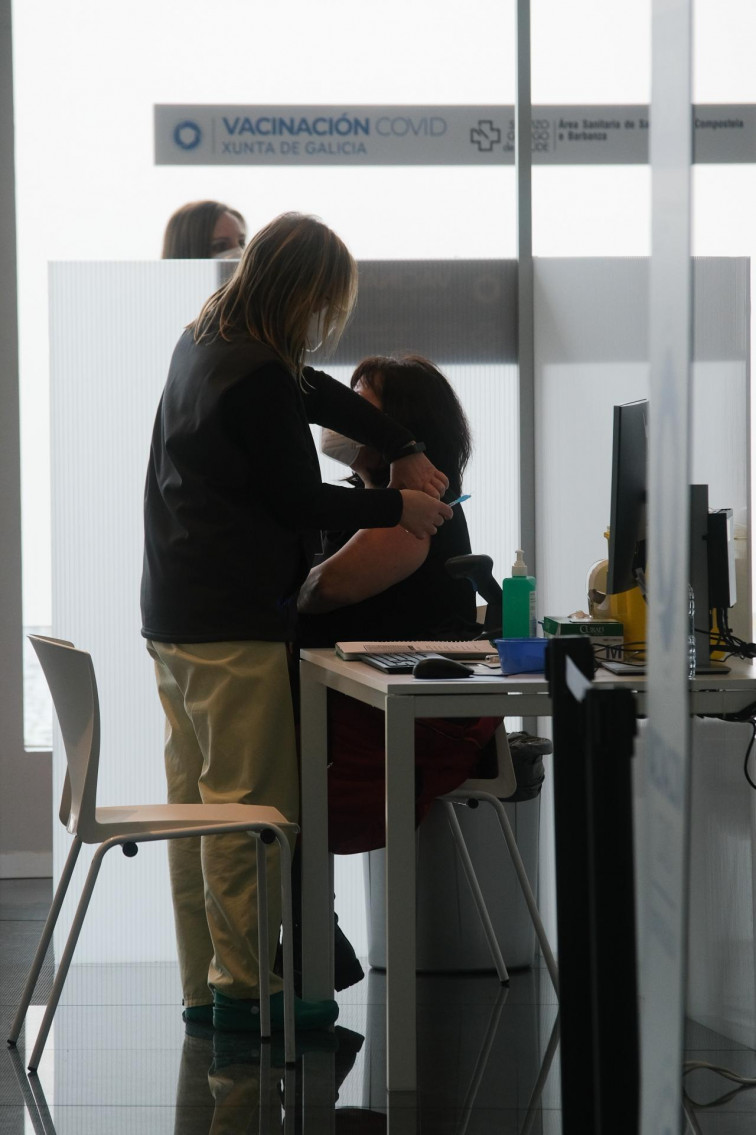 20 muertes podrían estar relacionadas con los efectos de la vacuna por las 3.904 de la Covid oficiales del SERGAS