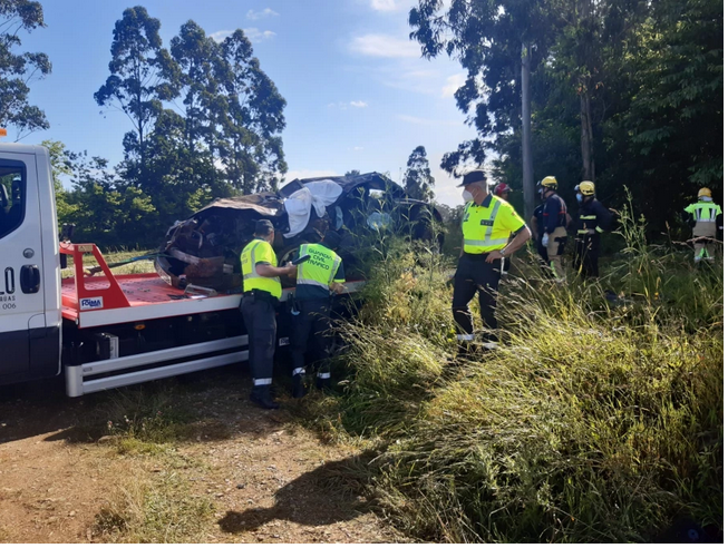 Accidente mortal en Malpica de Bergantiños: un muerto en una salida de vía por exceso de velocidad