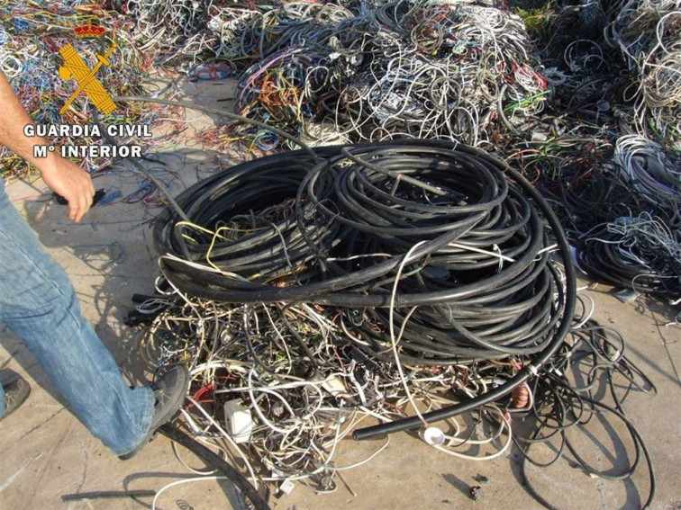 Deteñen a un veciño de Ourense con máis de 100 metros de cable de cobre das obras do AVE