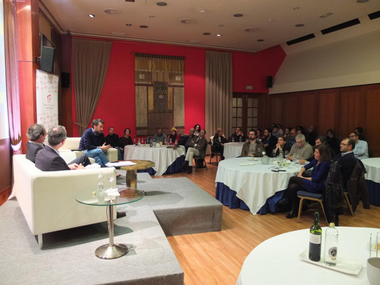 Os alcaldes de Ourense e da Coruña debaten sobre a 