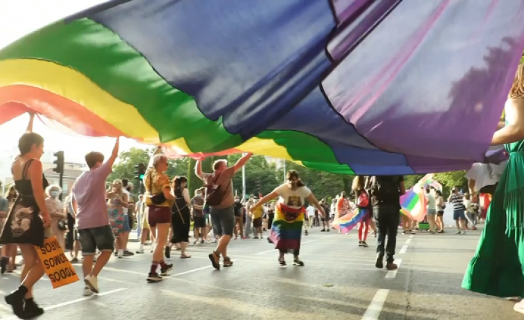 Recopilación del Día del Orgullo LGTBI en A Coruña para reivindicar sus derechos y celebrar la libertad sexual