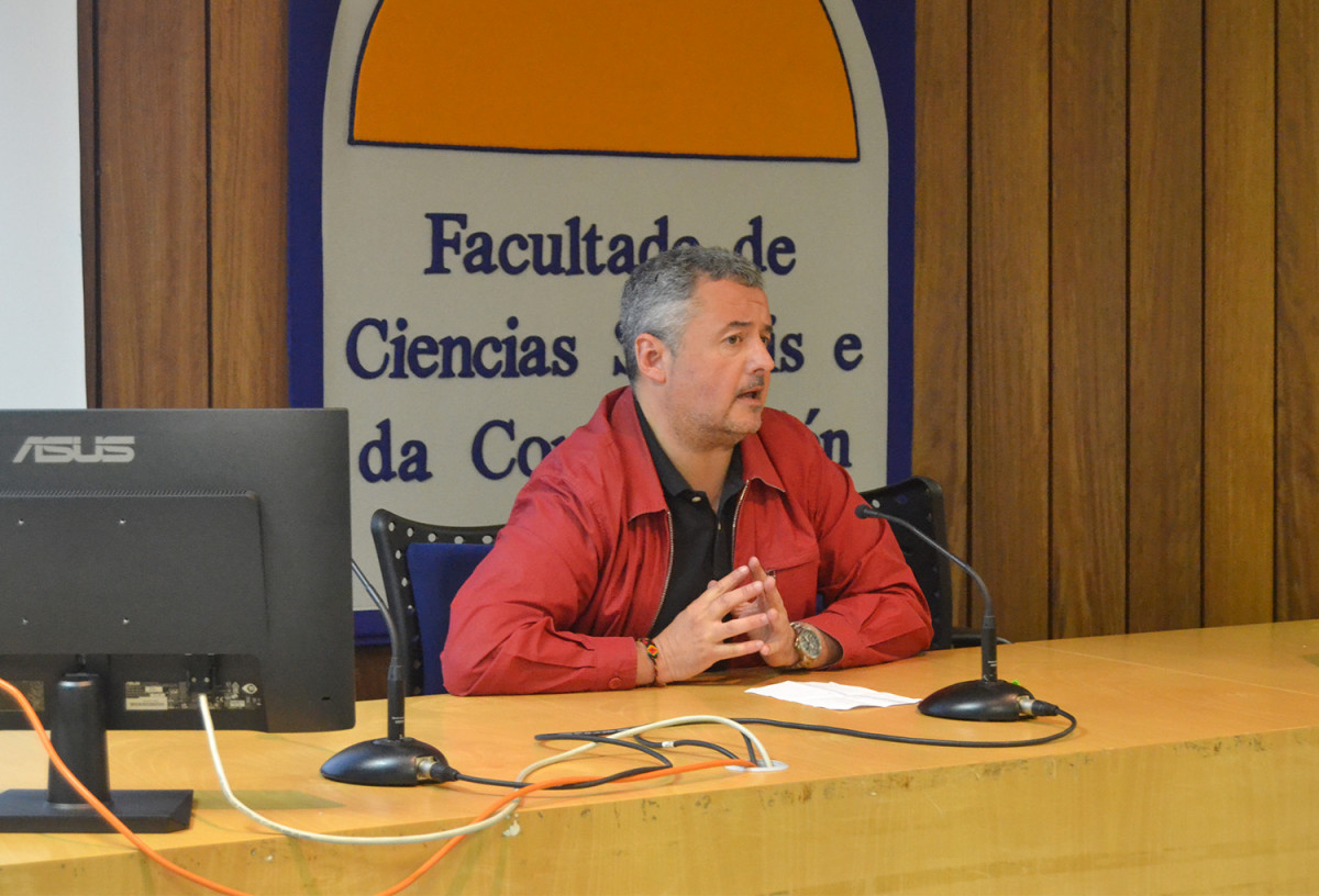 Xosu00e9 Ru00faas en una foto de la UVIG