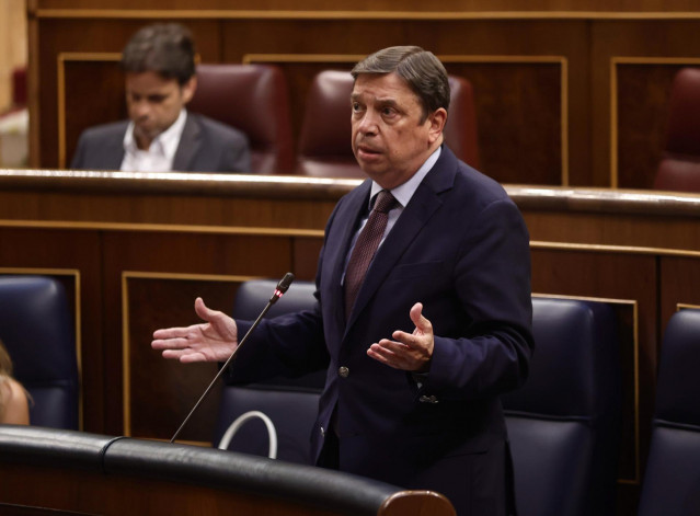 Luis Planas durante una intervención en el Congreso de los Diputados.