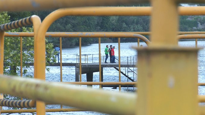 Sigue activo el rescate del joven hundido en las aguas de Oira del Río Miño en Ourense