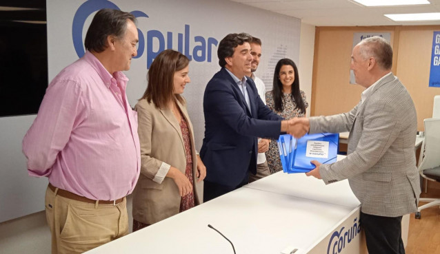 Presentación de avales de Miguel Lorenzo, antes de ser proclamado único candidato a presidir el PP de A Coruña.