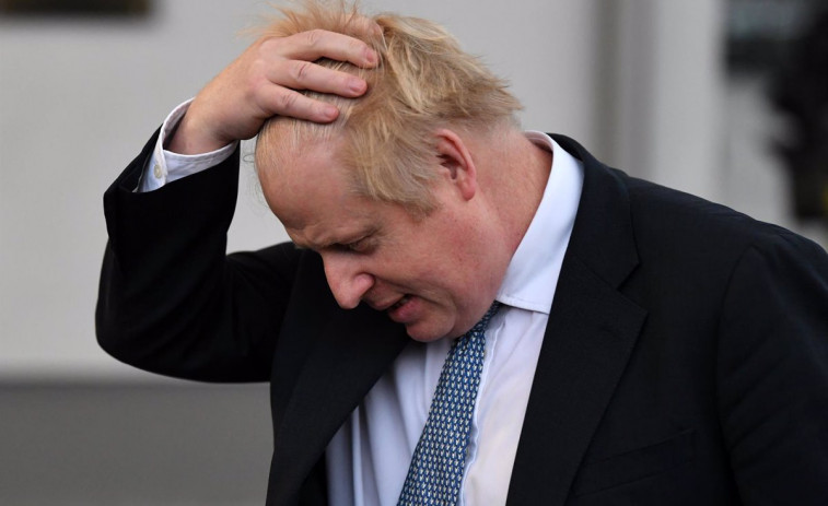 Boris Johnson dimite, pero tratará de seguir como presidente de Reino Unido hasta otoño