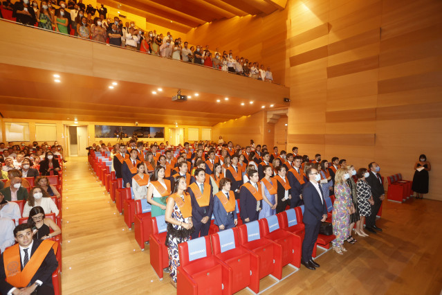 Ceremonia de graduación del grado oficial de ADE-BBA y del Máster oficial en Dirección y Administración de Empresas (MBA) de la Universidad Intercontinental de la Empresa UIE-Ieside.