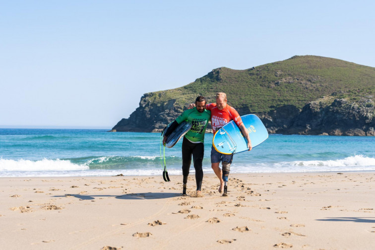 Gran final del 'Abanca Pantin Classic Adaptado' en Valdoviño, una de las pruebas de surf más reconocidas en Europa