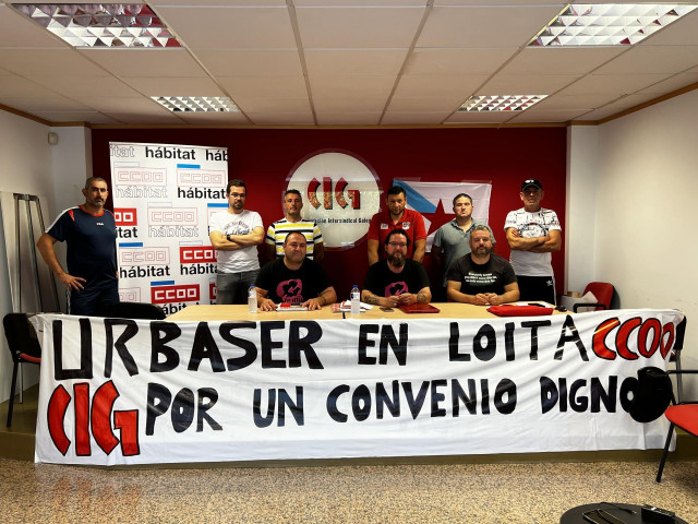 Empleados de Urbaser convocan una huelga indefinida en Santiago desde el 18 de julio para lograr un convenio 