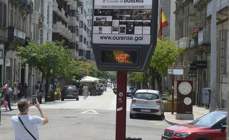 Las cuatro provincias gallegas se encuentran en riesgo por calor, con temperaturas por encima de los 40ºC en Ourense