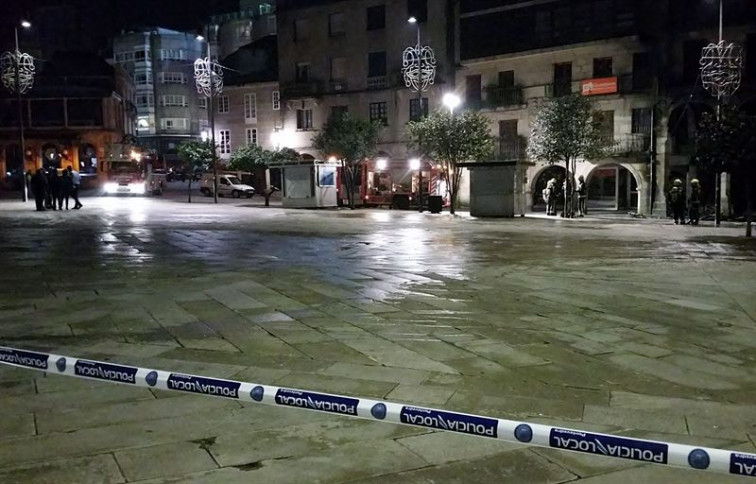 La dueña de una tienda afectada por el incendio de Pontevedra cuestiona la actuación de los Bomberos