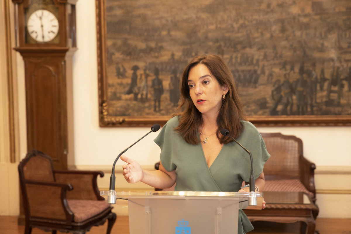 La alcaldesa de A Coruña, Inés Rey, en rueda de prensa tras la Junta de Gobierno ocal extraordinaria