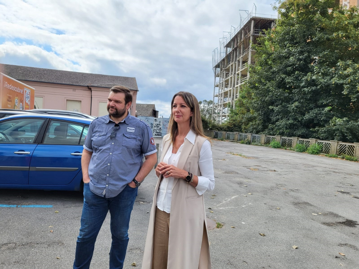 La alcaldesa de Lugo, Lara Méndez, y el concejal de Urbanismo, Álvaro Santos.