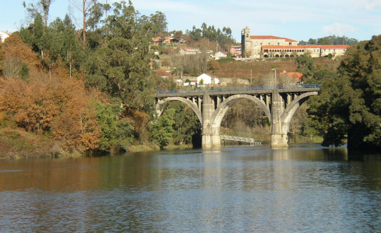 Rescatado un joven después de caer de una canoa cuando navegaba por el río Lérez, en Pontevedra