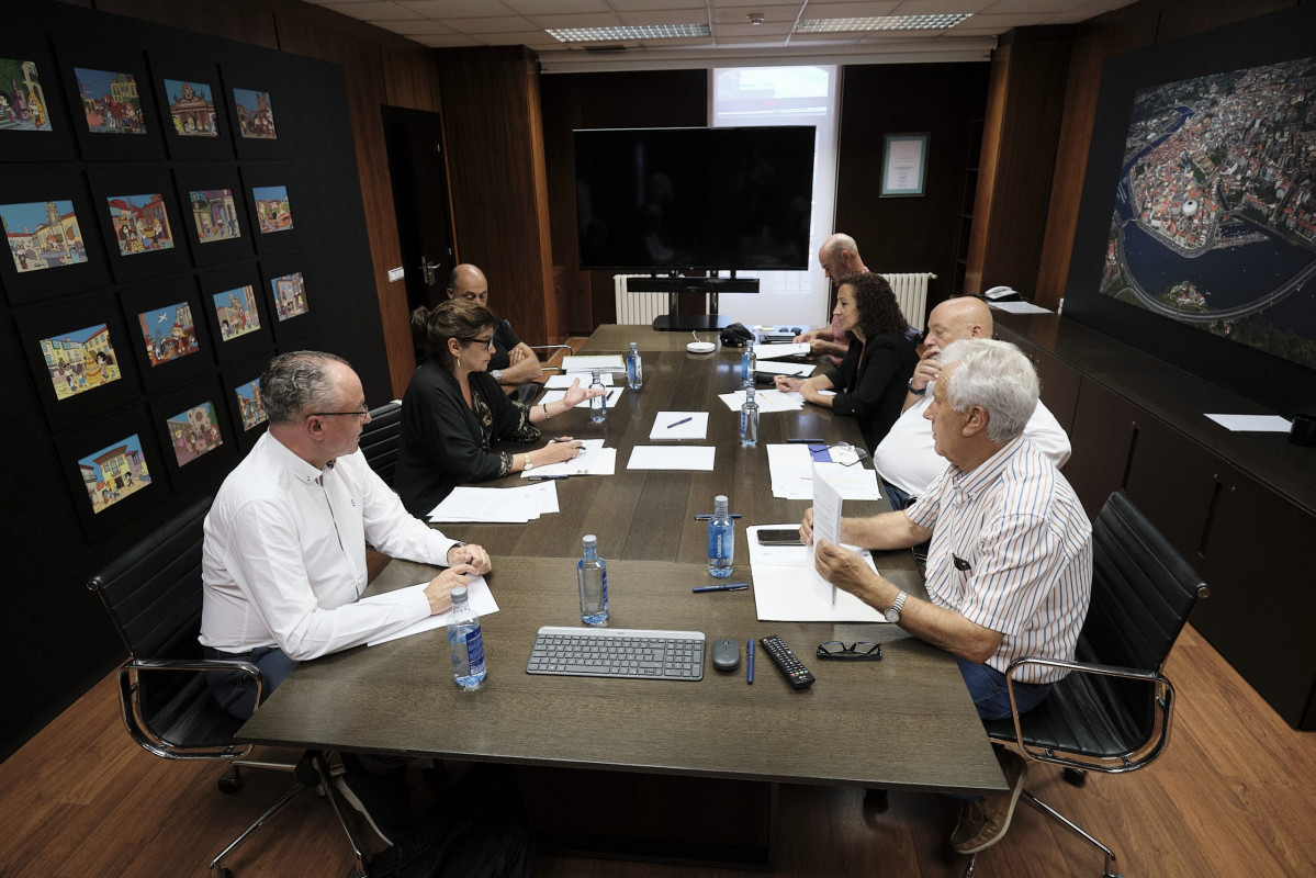 Reuniu00f3n en el Ayuntamiento de Pontevedra para aborar la sequu00eda de agua
