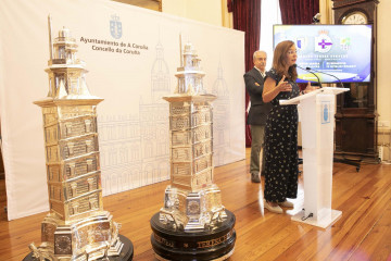La alcaldesa de A Coruña, Inés Rey, preside la presentación del Trofeo Teresa Herrera