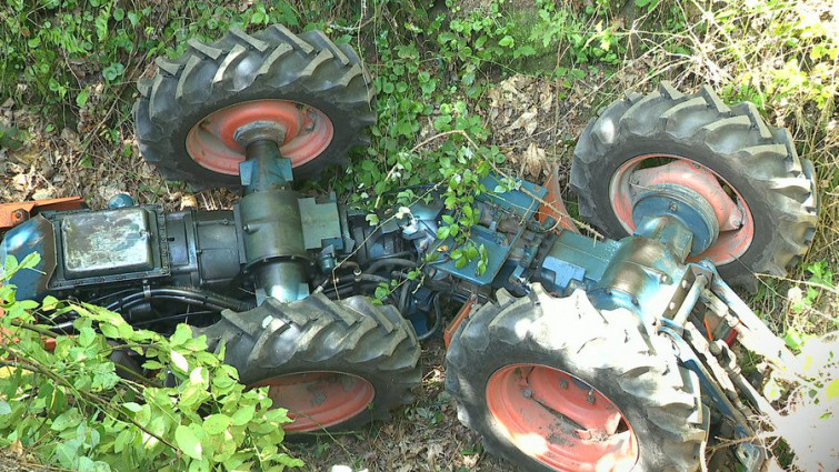 Dos accidentes de tractor con víctimas mortales en San Amaro, Ourense, y Covelo, Pontevedra