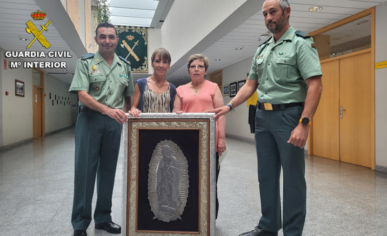 La Guardia Civil recupera un cuadro de la Virgen de Guadalupe robado hace cinco años en A Lama