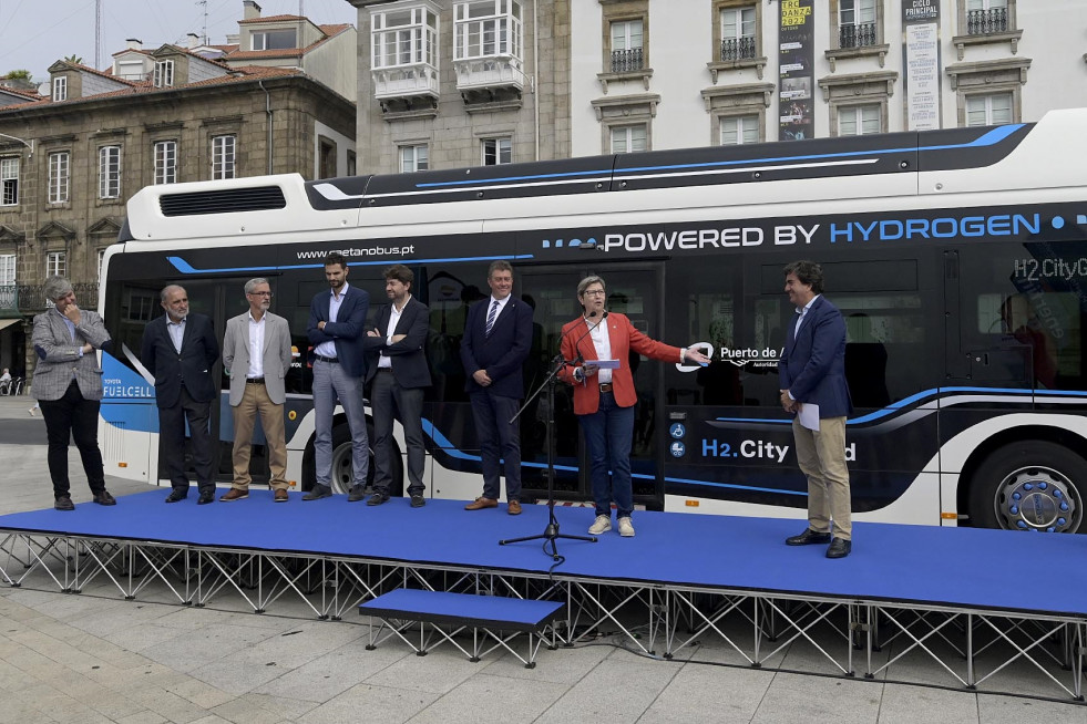 Presentación de un autobús propulsado por hidrógeno verde