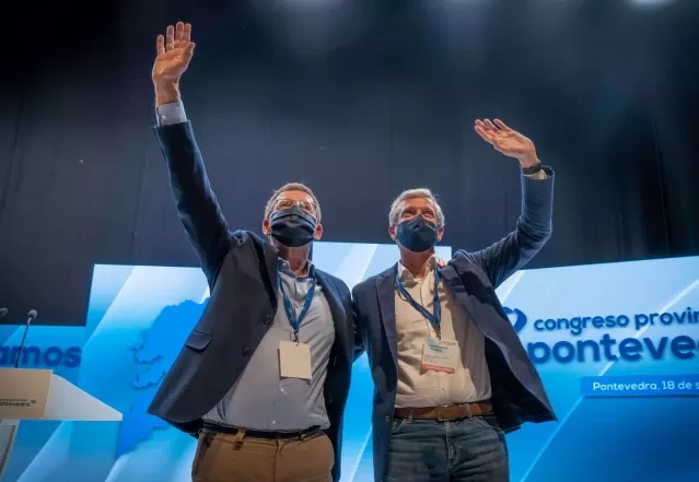 Feiju00f3o y Rueda en el congreso provincial de Pontevedra que reeligiu00f3 lu00edder al segundo