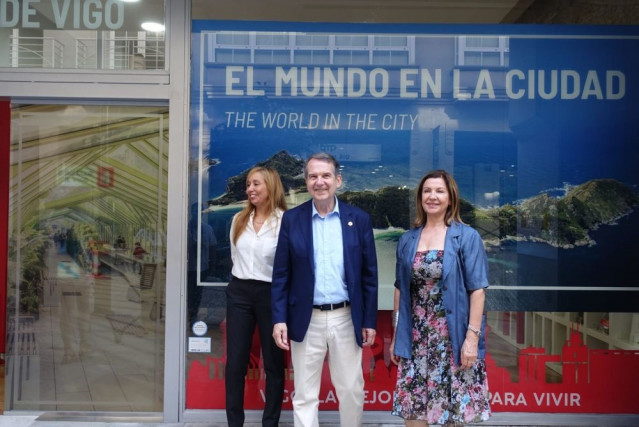 Inauguración de la nueva Oficina de Turismo de Vigo, en López de Neira.