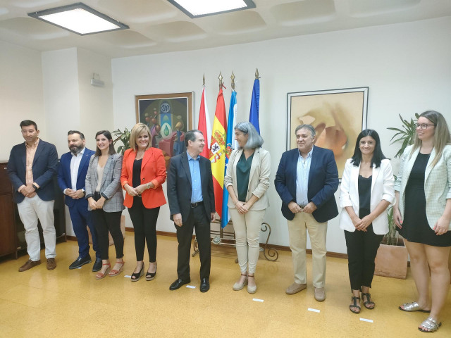 Reunión de Abel Caballero con responsables municipales de Mos, Redondela, Cangas, Moaña, O Porriño, Gondomar y Salceda para abordar los problemas de abastecimiento por la sequía.