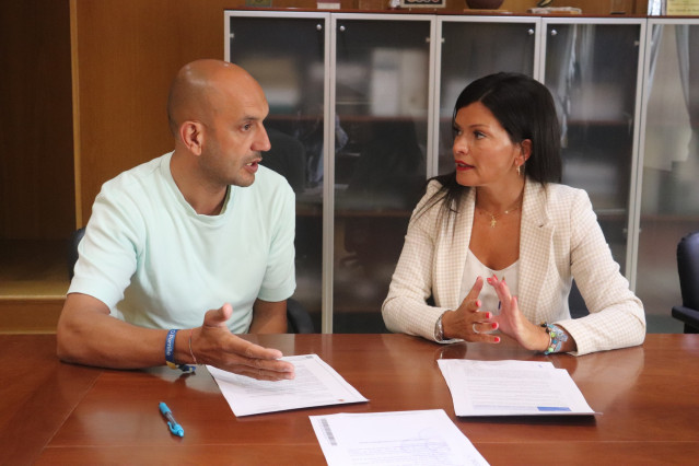 El alcalde de O Porriño, Alejandro Lorenzo, y la alcaldesa de Mos, Nidia Arévalo.