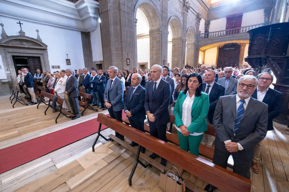 Homenaje a Aida Menéndez Lorenzo en Monforte (Lugo), con el presidente de la Xunta, Alfonso Rueda, y el alcalde de la localidad, José Tomé, entre otros