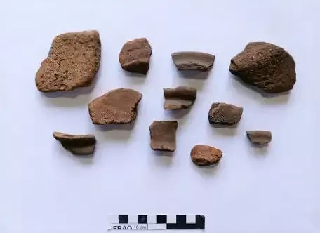 Hallan once nuevas piezas de cerámica de la Edad de Hierro y final de la Edad de Bronce en A Coruña