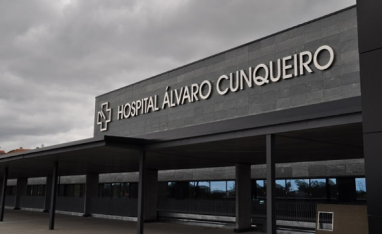 Un brote en el Álvaro Cunqueiro obliga a aplazar las operaciones por no tener suficiente personal de enfermería