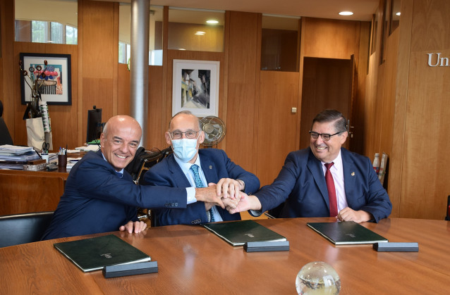 Os Reitores Das Universidades Da Coruña E Vigo Renovan Co Responsable Da Empresa Aldaba A Cátedra Para Promover As Vocacións Tic Entre As Mulleres