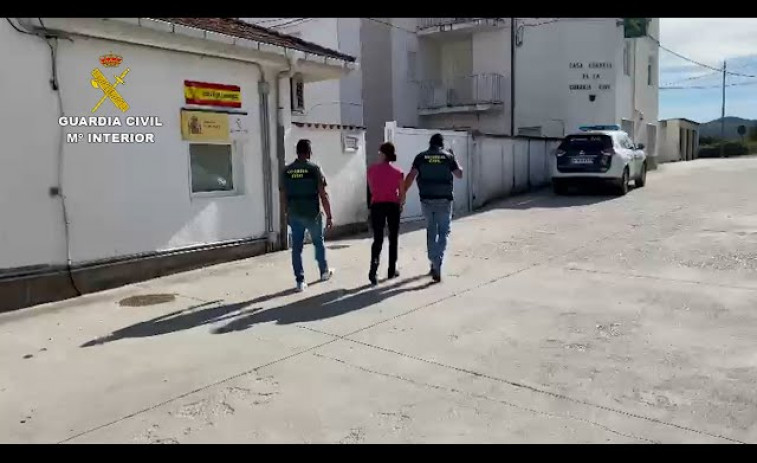 (VÍDEO) La Guardia Civil detiene a una pirómana responsable de cinco incendios en Verín que arrasaron mil hectáreas