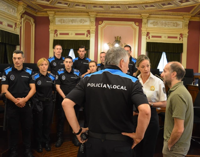 Archivan la denuncia por las presuntas injurias de Jácome a un agente de la policía local de Ourense