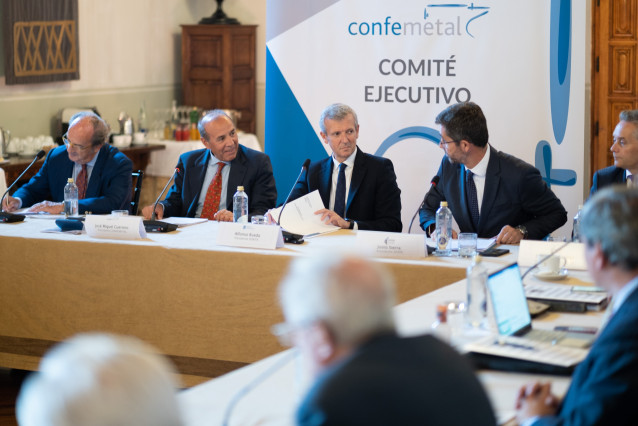 El presidente de la Xunta, Alfonso Rueda, clausura el comité general de Confemetal.