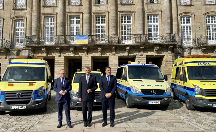 La Diputación de A Coruña entrega a Ucrania cuatro ambulancias para hacer frente a la guerra