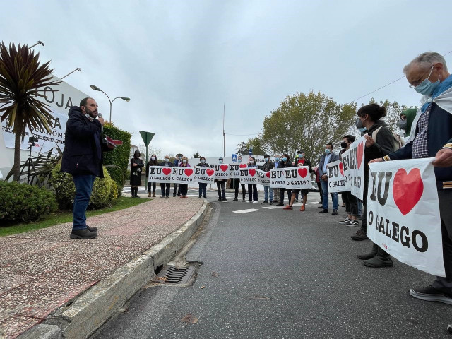 Archivo - Manifestación de A Mesa pola Normalización Lingüística en Illa da Toxa, en O Grove (Pontevedra), para defender el topónimo oficial frente al Foro La Toja.