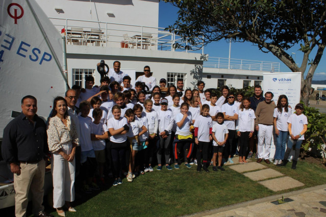 La Escuela de Vela Vithas Vigo-Club Marítimo de Canido acogerá este curso a medio centenar de niños.