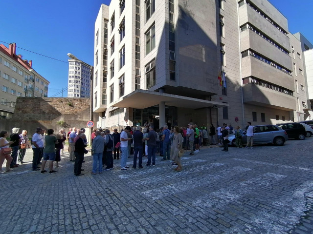Concentración ante los juzgados de Ferrol para apoyar al sindicalista Rafael Pillado.