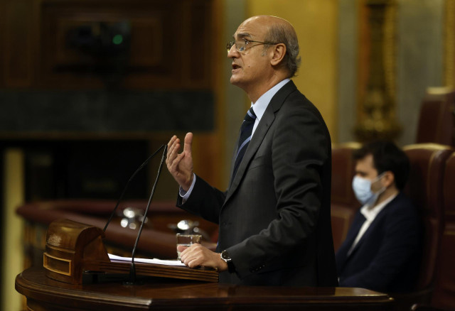 Archivo - El diputado del PP, Celso Delgado, interviene en una sesión plenaria, en el Congreso de los Diputados, a 7 de abril de 2022, en Madrid (España). El pleno está marcado por la presentación del Informe del Defensor del Pueblo correspondiente a la g