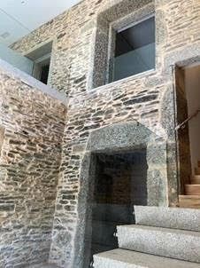 Rehabilitación del antiguo edificio de Correos de Arzúa (A Coruña), por parte del Ministerio de Transporte, Movilidad y Agenda Urbana (Mitma).