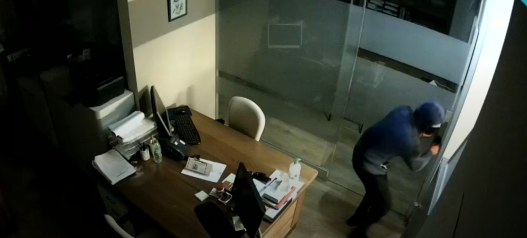 Imagen de uno de los atracadores