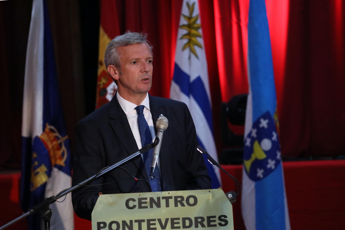 El presidente de la Xunta, Alfonso Rueda, interviene en un acto en Montevideo (Uruguay)